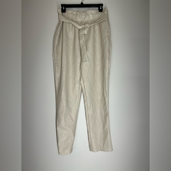 Bagatelle‎ Faux Leather Cream Pull On Paper Bag Pants Size Small - Picture 3 of 10